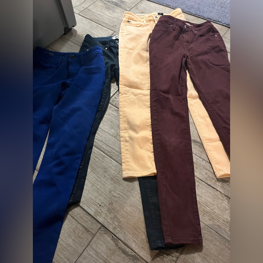 4 pairs of DL1961, AG, PAIGE, and LEVIS skinny jeans